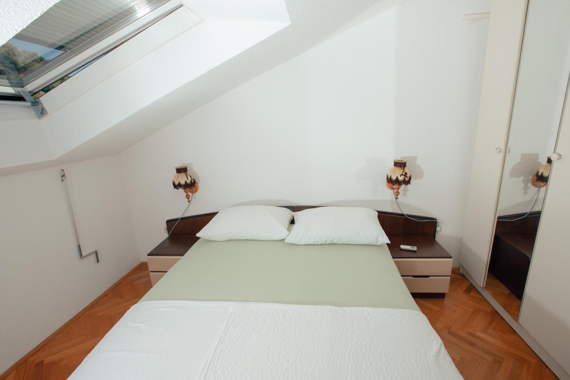 Apartmani Miljak אומיס מראה חיצוני תמונה