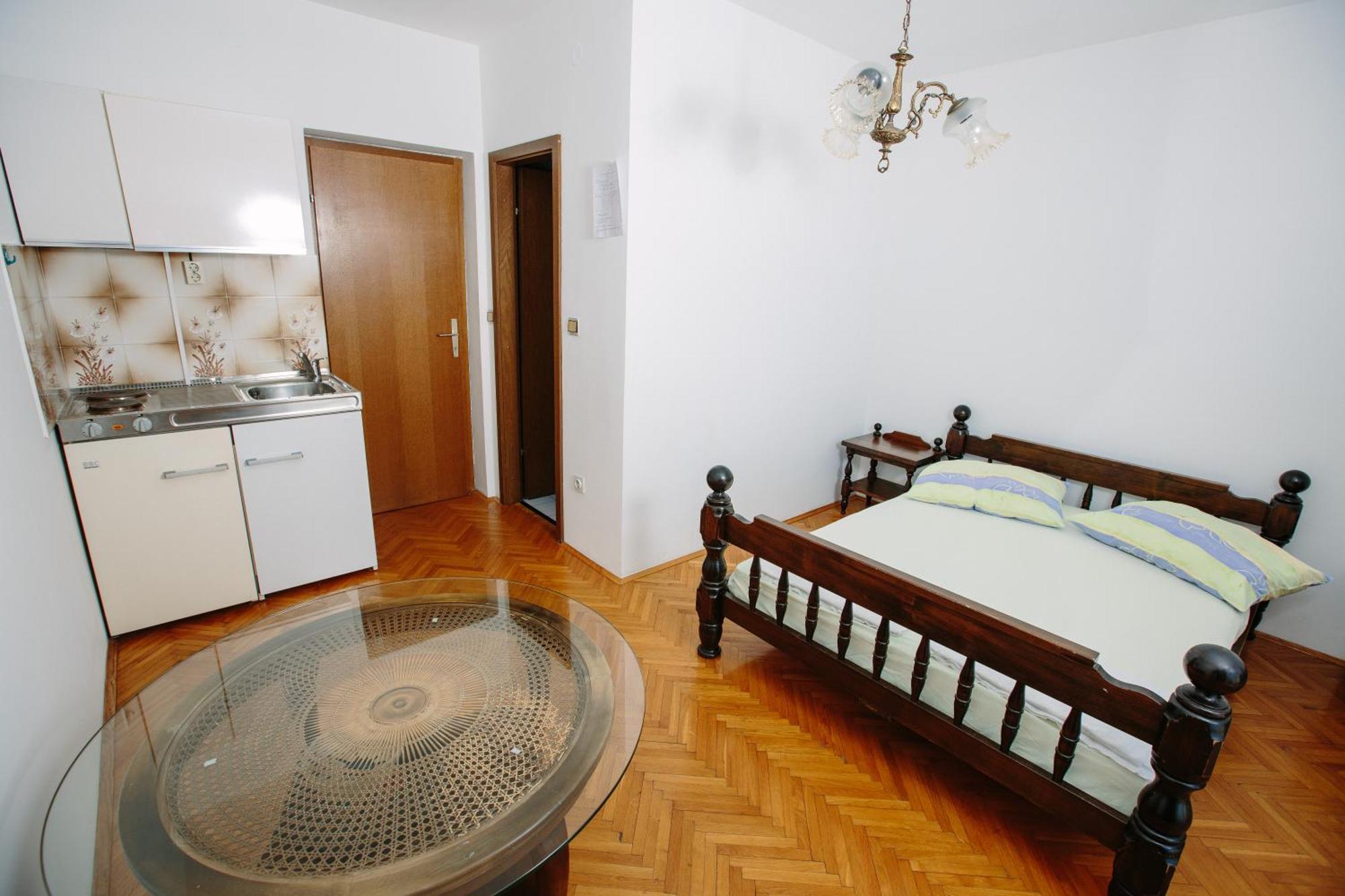 Apartmani Miljak אומיס מראה חיצוני תמונה